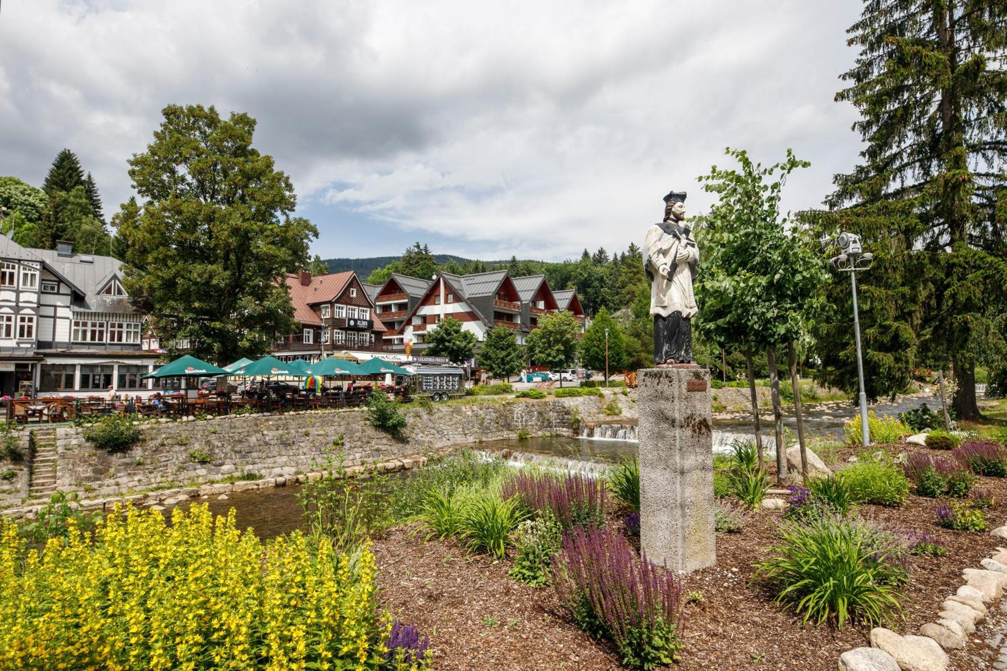 Hotel Lomnice Špindlerŭv Mlýn Dış mekan fotoğraf